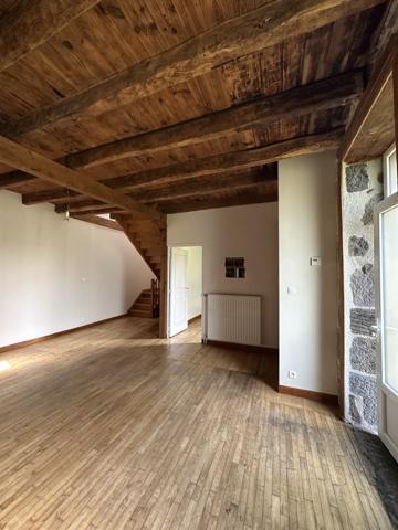 MAISON 4 PIECES - 15130 SAINT SIMON