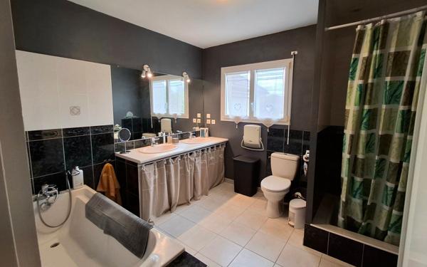 Maison à vendre    5 pièces •  Montardon