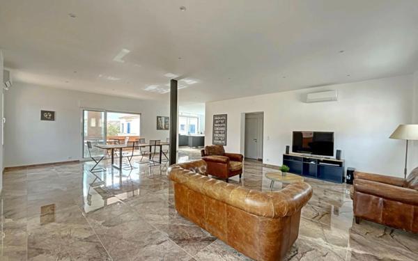 Appartement à vendre    5 pièces • 165 m2 Martigues