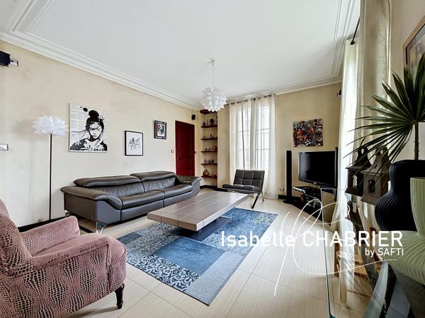 LA FLECHE, MAISON FAMILIALE AVEC PISCINE