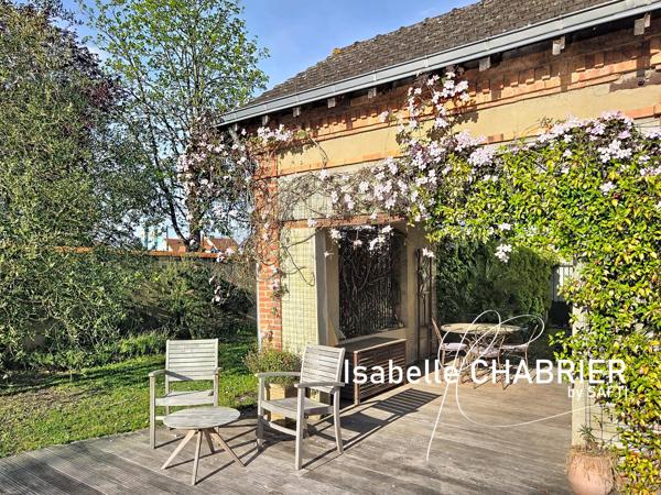 LA FLECHE, MAISON FAMILIALE AVEC PISCINE