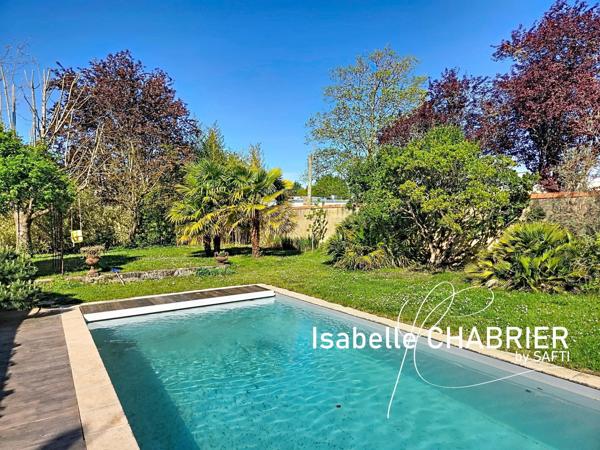 LA FLECHE, MAISON FAMILIALE AVEC PISCINE