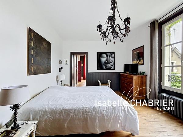 LA FLECHE, MAISON FAMILIALE AVEC PISCINE