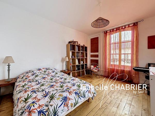LA FLECHE, MAISON FAMILIALE AVEC PISCINE