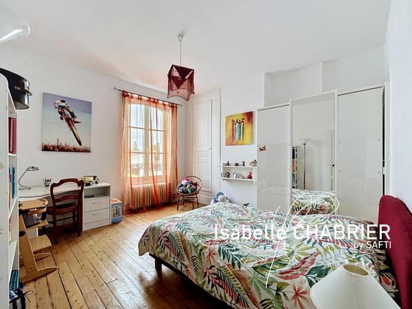 LA FLECHE, MAISON FAMILIALE AVEC PISCINE