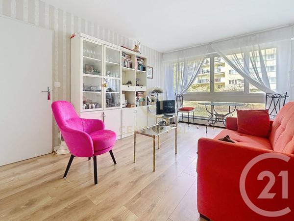 Appartement F2 à vendre  2 pièces - 43 m 2   PUTEAUX  - 92