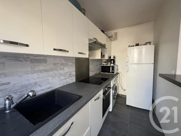 Appartement F2 à vendre  2 pièces - 43 m 2   PUTEAUX  - 92
