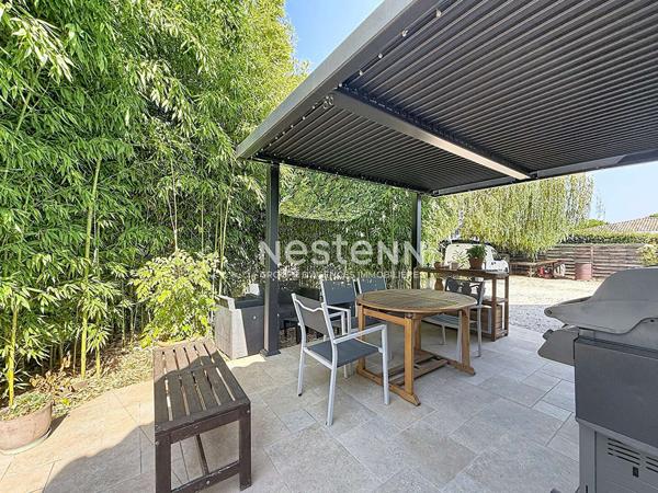 A VENDRE - ESTANTENS - Maison T4 de plain-pied avec jardin paysagé et terrain piscinable
