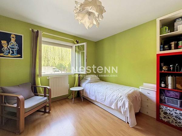 A VENDRE - ESTANTENS - Maison T4 de plain-pied avec jardin paysagé et terrain piscinable