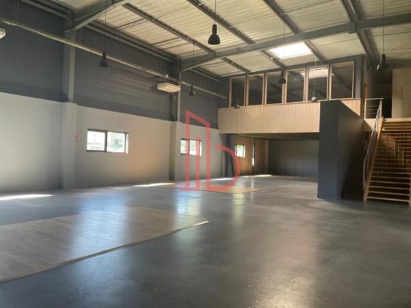 Local Commercial de 700 m² à louer à Bordeaux Ouest-Merignac