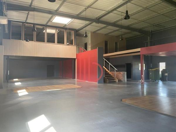 Local Commercial de 700 m² à louer à Bordeaux Ouest-Merignac