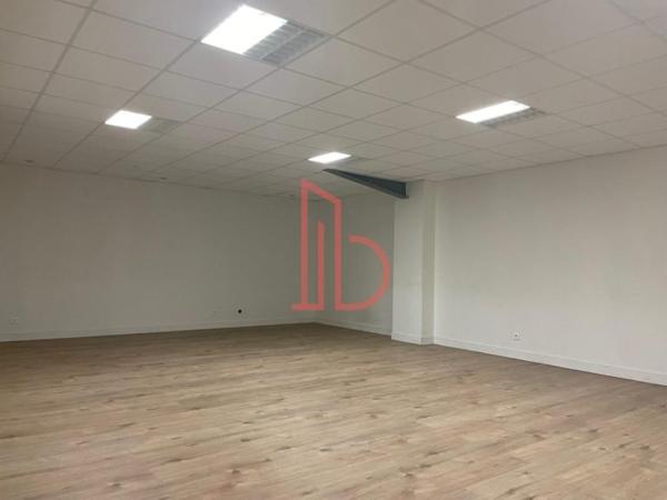 Local Commercial de 700 m² à louer à Bordeaux Ouest-Merignac