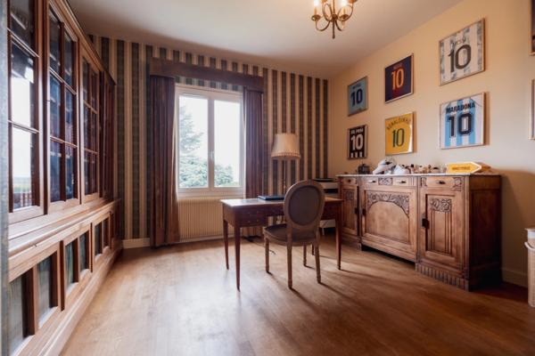 Maison à vendre 7 pièces proche de PARAY LE MONIAL (71)
