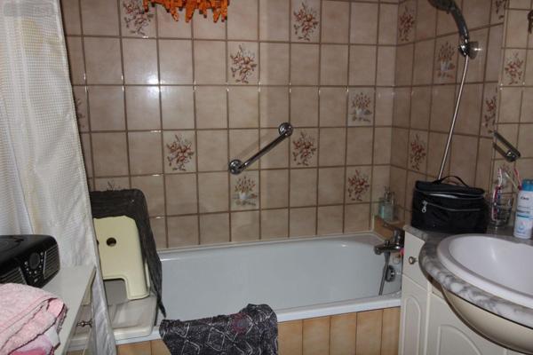 Appartement à rénover à vendre à Bordeaux en Gironde (33000), ref : 022/1226 Appartement à rénover à vendre à Bordeaux en Gironde (33000), ref : 022/1226