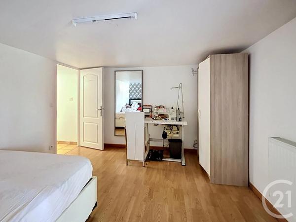 Maison à vendre  5 pièces - 107,15 m 2   COMBS LA VILLE  - 77