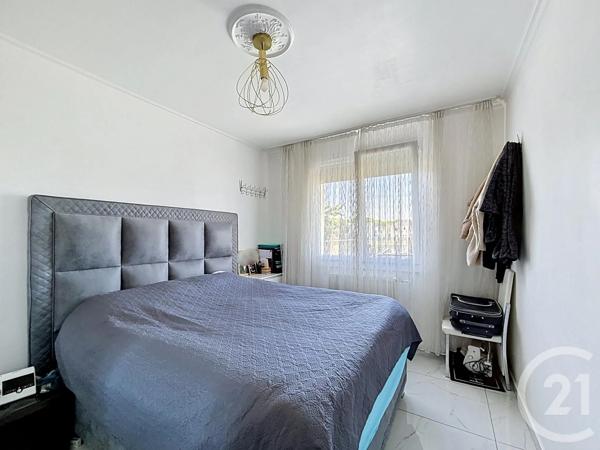 Maison à vendre  5 pièces - 107,15 m 2   COMBS LA VILLE  - 77