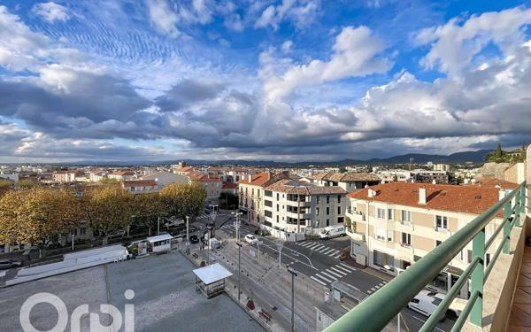 Appartement à vendre    3 pièces • 80,01 m2 Saint-Raphaël