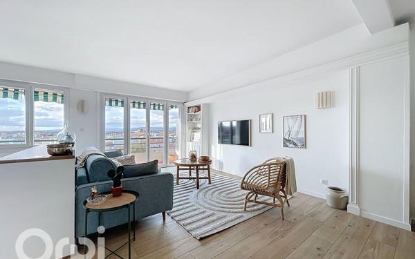 Appartement à vendre    3 pièces • 80,01 m2 Saint-Raphaël