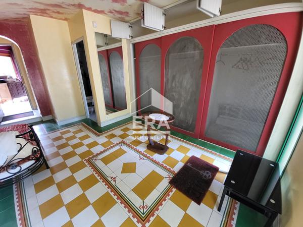 GRANDE MAISON ATYPIQUE - SECTEUR CALME ET VERDOYANT