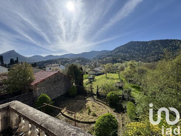 Maison 9 pièces de 270 m² à Fougax-et-Barrineuf (09300)