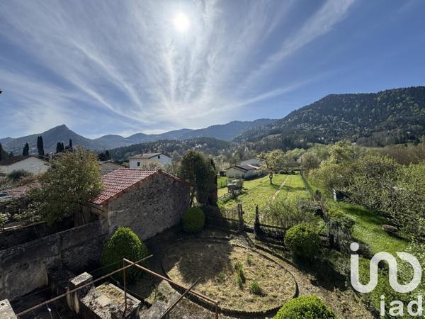 Maison 9 pièces de 270 m² à Fougax-et-Barrineuf (09300)