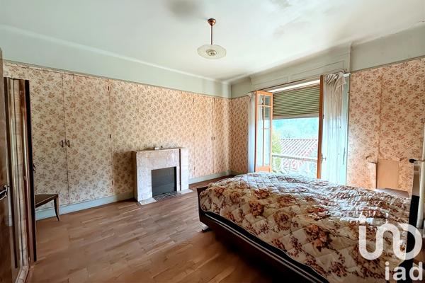 Maison 9 pièces de 270 m² à Fougax-et-Barrineuf (09300)