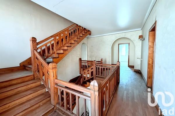 Maison 9 pièces de 270 m² à Fougax-et-Barrineuf (09300)