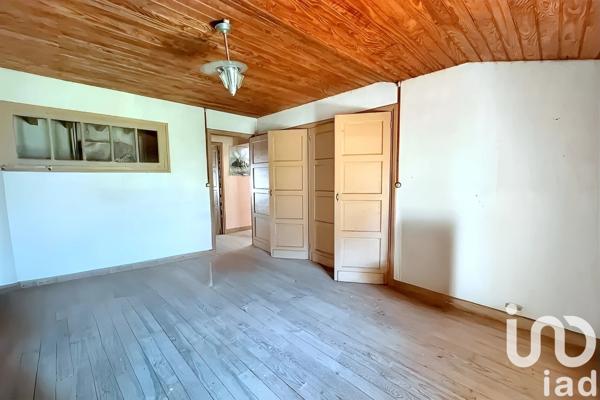 Maison 9 pièces de 270 m² à Fougax-et-Barrineuf (09300)