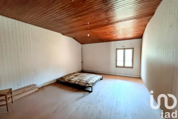 Maison 9 pièces de 270 m² à Fougax-et-Barrineuf (09300)