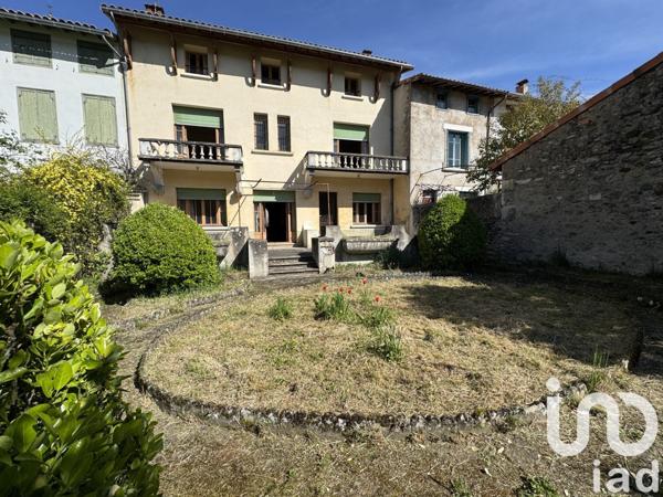 Maison 9 pièces de 270 m² à Fougax-et-Barrineuf (09300)