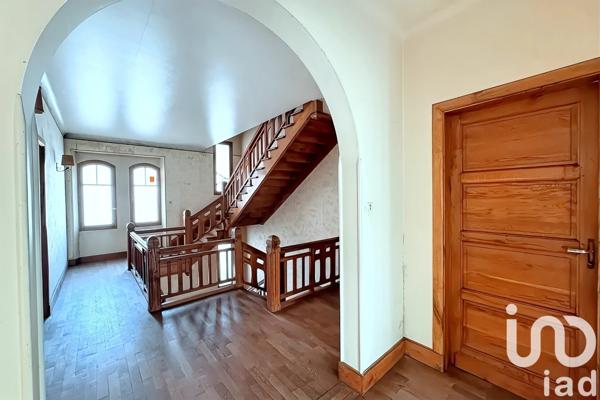 Maison 9 pièces de 270 m² à Fougax-et-Barrineuf (09300)