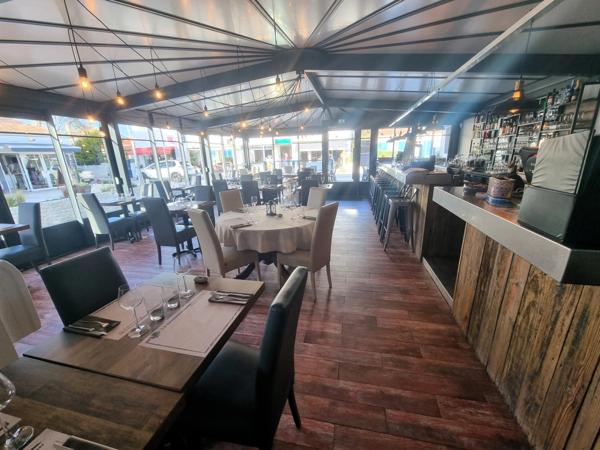 ILE D'OLERON (17) A Vendre Murs & Fonds commerce restaurant emplacement n°1 Port de LA COTINIERE