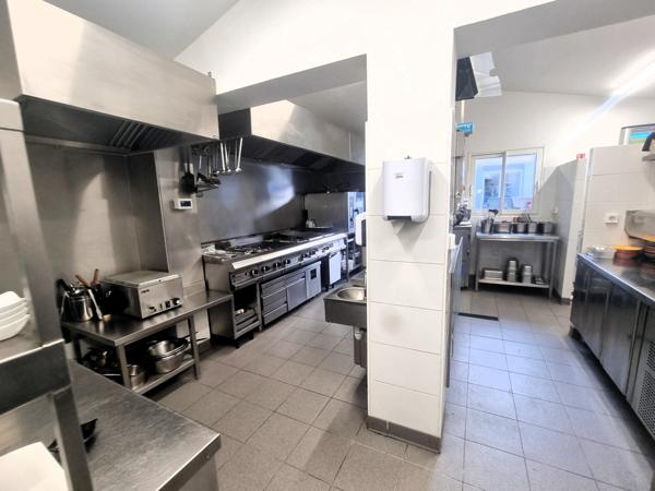 ILE D'OLERON (17) A Vendre Murs & Fonds commerce restaurant emplacement n°1 Port de LA COTINIERE