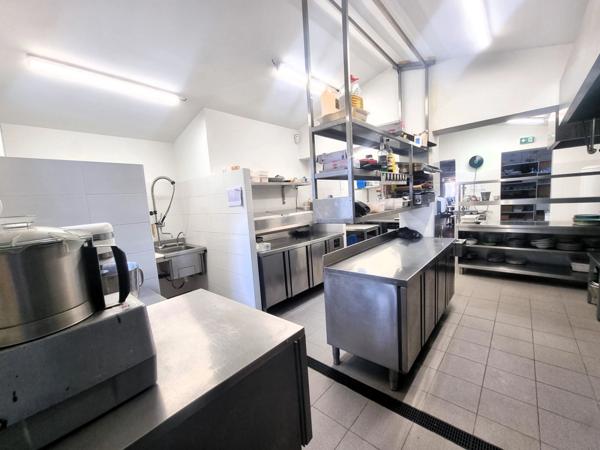 ILE D'OLERON (17) A Vendre Murs & Fonds commerce restaurant emplacement n°1 Port de LA COTINIERE