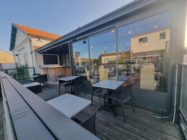 ILE D'OLERON (17) A Vendre Murs & Fonds commerce restaurant emplacement n°1 Port de LA COTINIERE