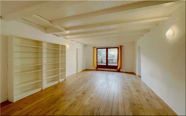 Maison à vendre 6 pièces THOIRY (01) Maison de village de charme - 240 m² habitables - Jardin - Grange