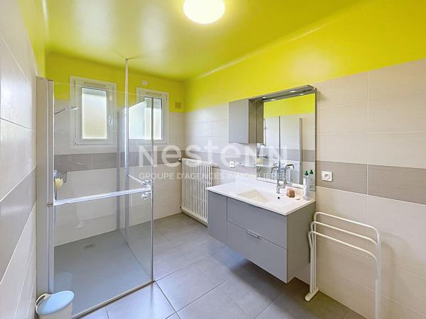 AMBON - MAISON NÉO-BRETONNE 7 PIÈCES - 159 m² - BEAUX VOLUMES