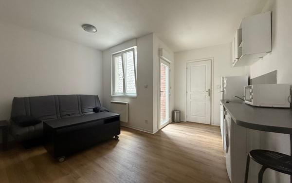 Appartement à louer    1 pièce •  La Chapelle-d'Armentières