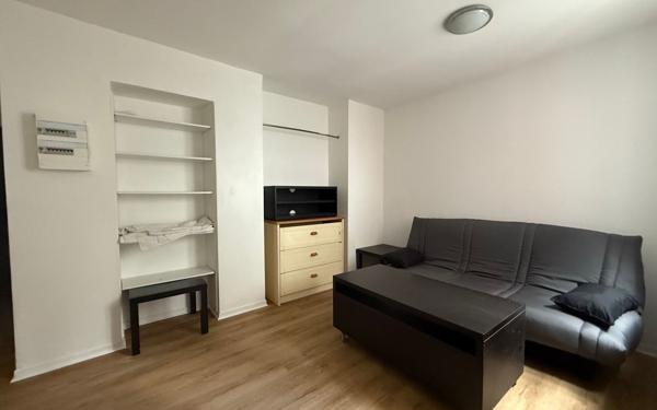 Appartement à louer    1 pièce •  La Chapelle-d'Armentières