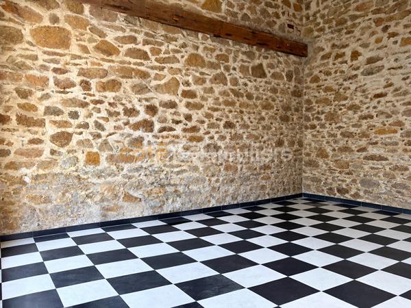 Vente
                Maison147 m² - 2 Pièces -
                    COUTANCES (50200)