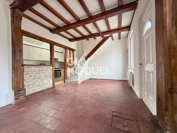 TROUVILLE-SUR-MER, CHARMANTE PETITE MAISON DE VILLE RÉNOVÉE !