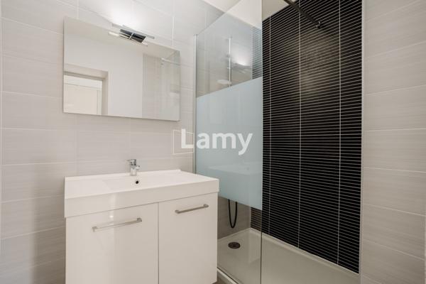 Appartement traversant+cave