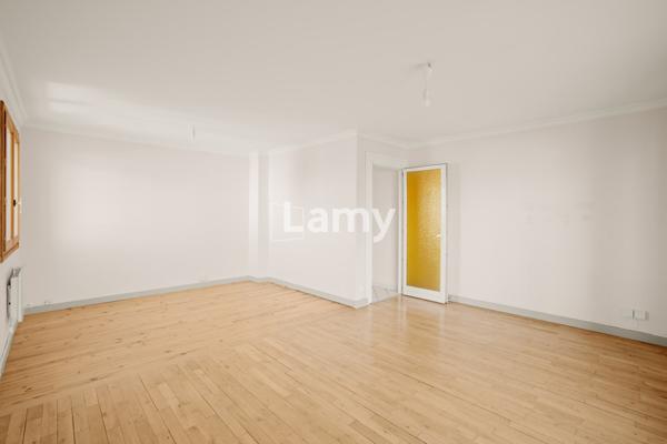 Appartement traversant+cave