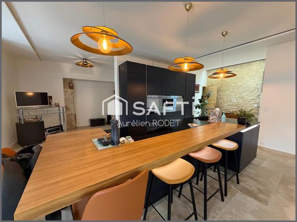 Ancien Hospice entièrement rénové en 2023.