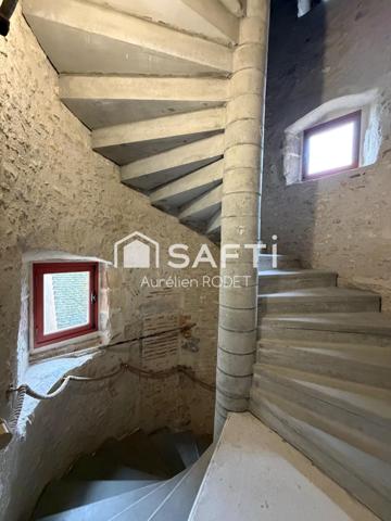 Ancien Hospice entièrement rénové en 2023.