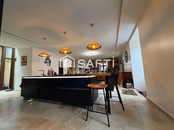 Ancien Hospice entièrement rénové en 2023.