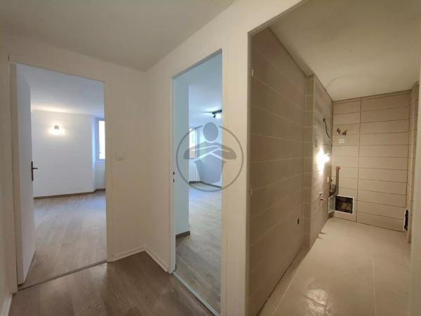 Vente                                                      Appartement
                        
                     3 pièces                      67 m2                     à Baume-les-Dames