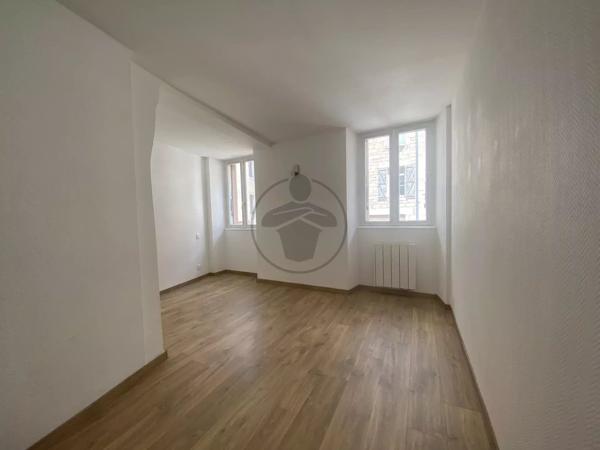 Vente                                                      Appartement
                        
                     3 pièces                      67 m2                     à Baume-les-Dames