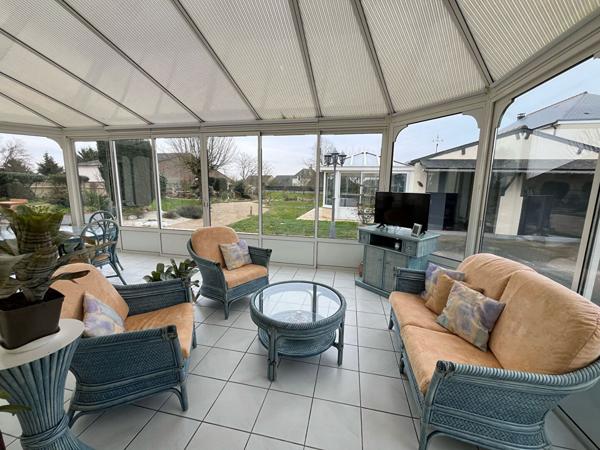 Maison plain-pied avec jardin