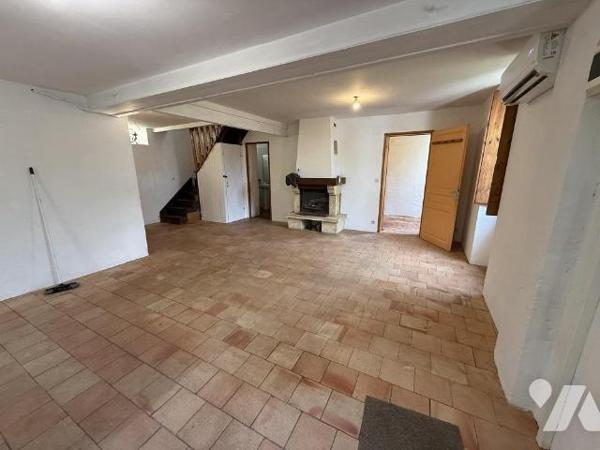 MALICORNE SUR SARTHE : MAISON DE BOURG avec jardin